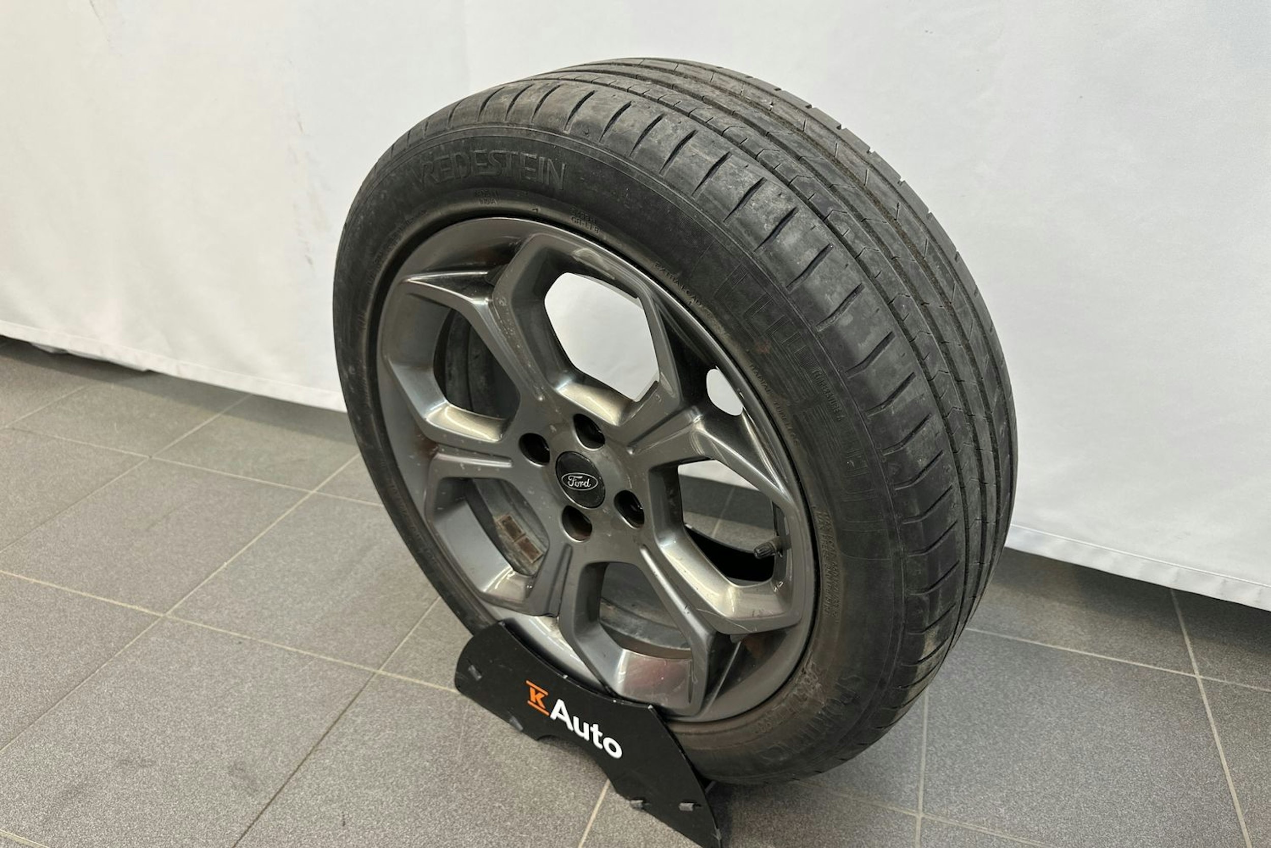 Punainen Ford Ecosport 2019 kuva 29.