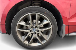 Punainen Ford Edge 2016 kuva 9.