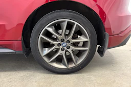Punainen Ford Edge 2016 kuva 10.