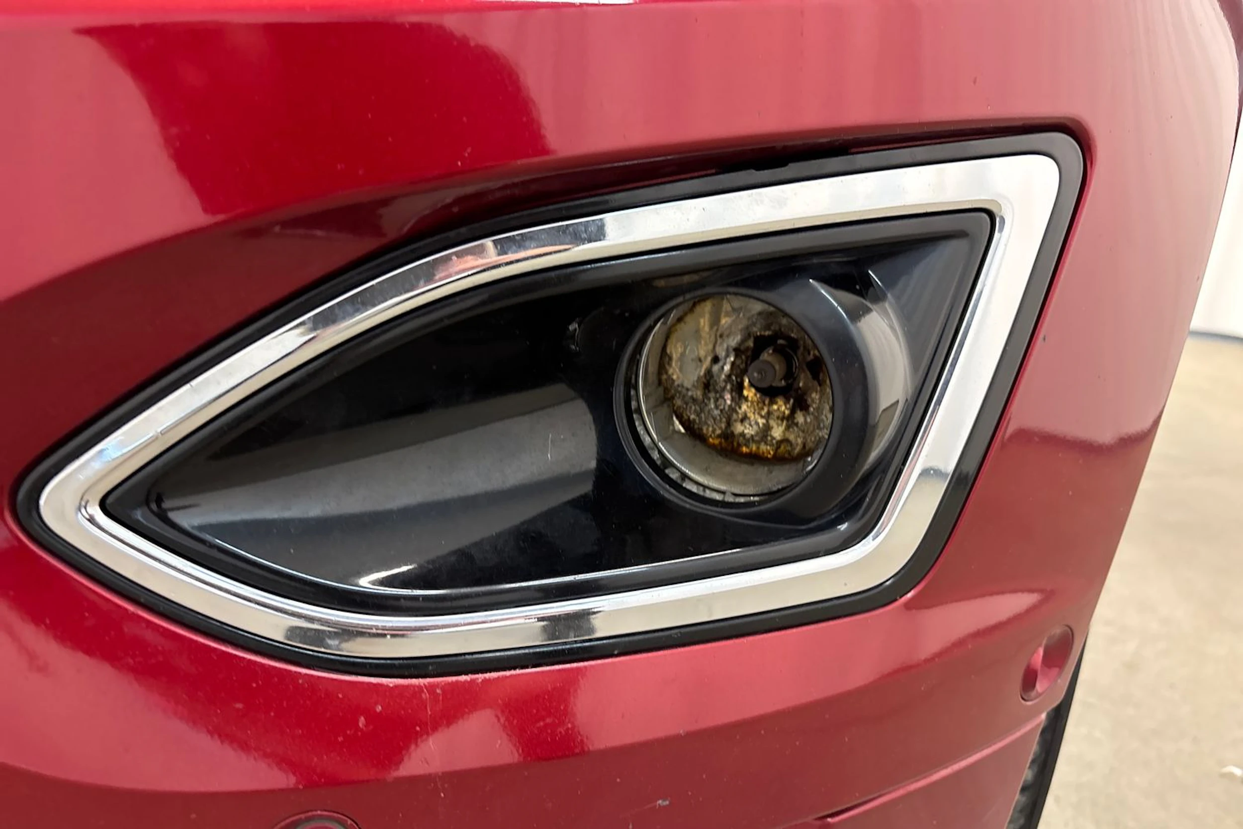 Punainen Ford Edge 2016 kuva 18.