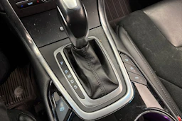 Punainen Ford Edge 2016 kuva 31.