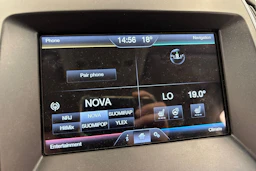 Punainen Ford Edge 2016 kuva 32.