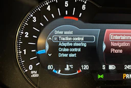Punainen Ford Edge 2016 kuva 36.