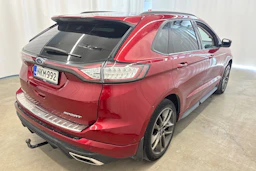 Punainen Ford Edge 2016 kuva 44.