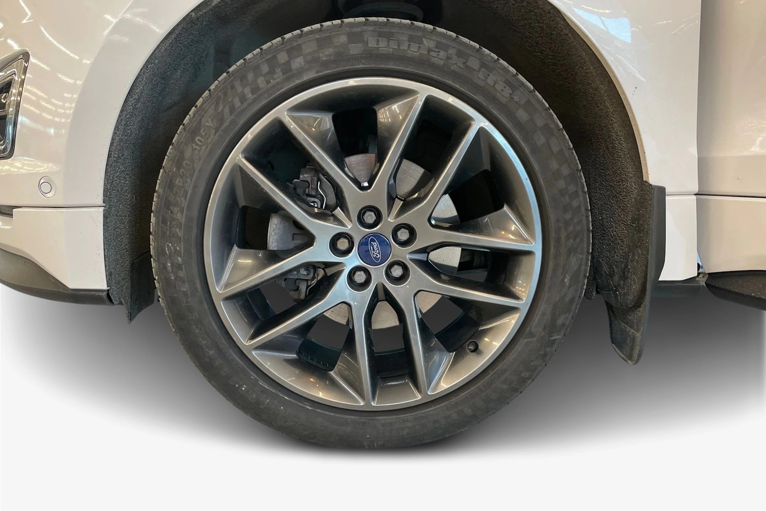valkoinen Ford Edge 2016 kuva 9.