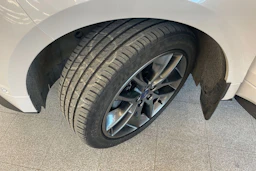 valkoinen Ford Edge 2016 kuva 10.
