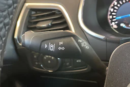valkoinen Ford Edge 2016 kuva 14.