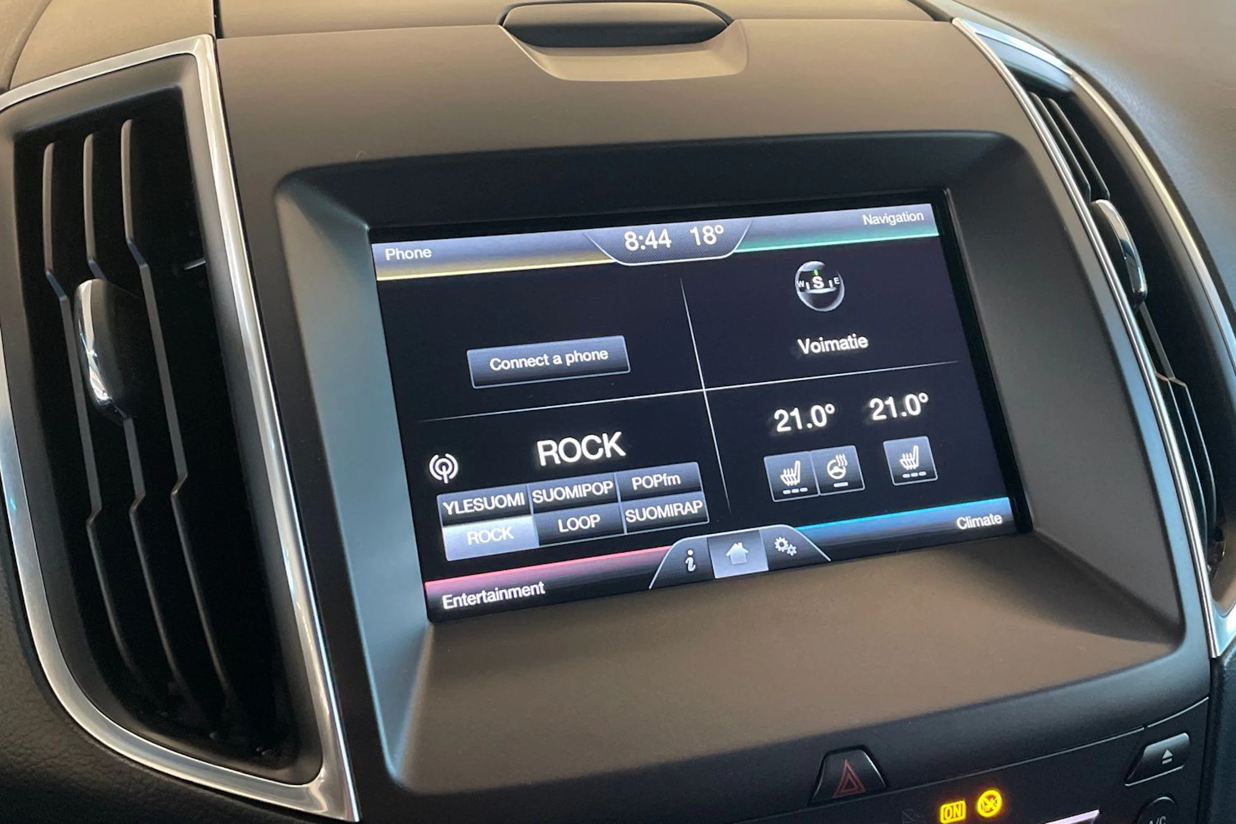 valkoinen Ford Edge 2016 kuva 15.