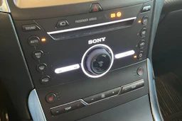 valkoinen Ford Edge 2016 kuva 17.