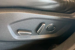 valkoinen Ford Edge 2016 kuva 20.