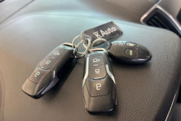 valkoinen Ford Edge 2016 kuva 32.