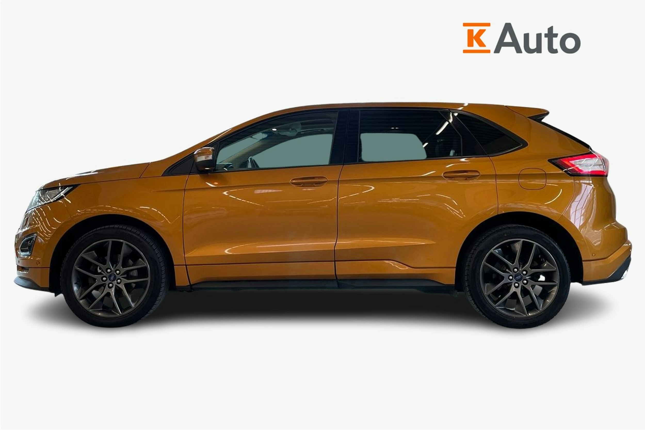 Oranssi Ford Edge 2016 kuva 6.