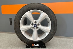 Oranssi Ford Edge 2016 kuva 13.
