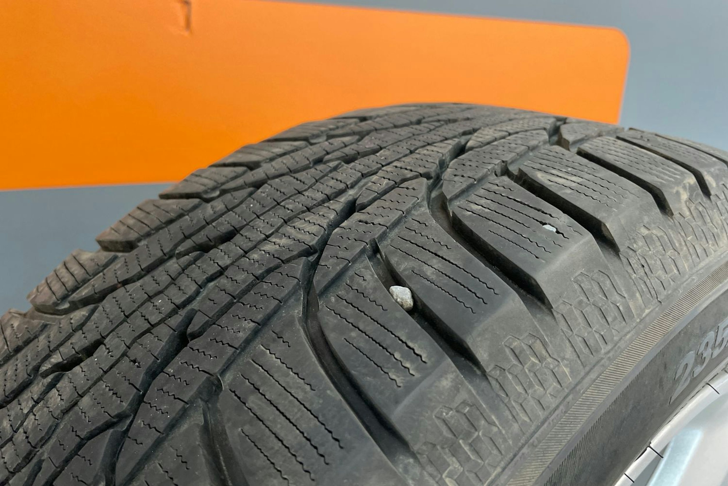 Oranssi Ford Edge 2016 kuva 15.