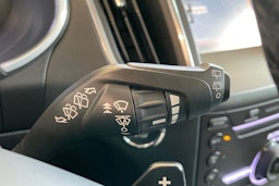Oranssi Ford Edge 2016 kuva 20.