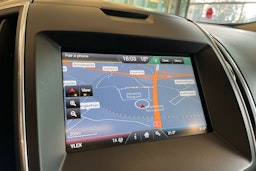 Oranssi Ford Edge 2016 kuva 27.