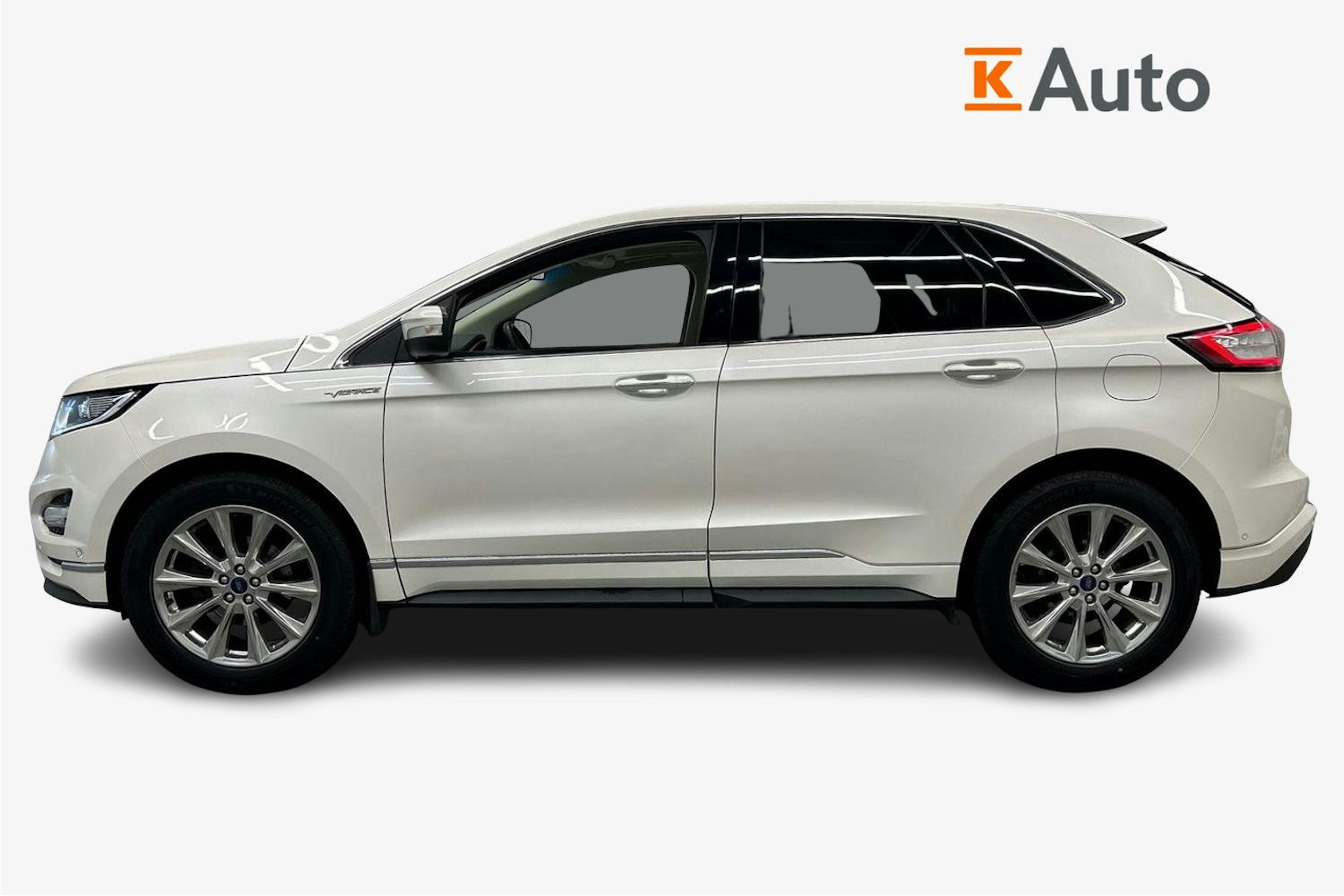 valkoinen Ford Edge 2017 kuva 5.