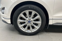 valkoinen Ford Edge 2017 kuva 9.
