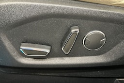 valkoinen Ford Edge 2017 kuva 16.