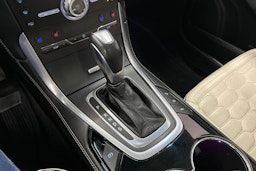 valkoinen Ford Edge 2017 kuva 26.