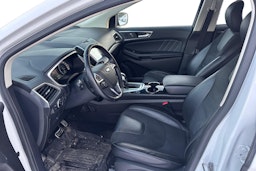 valkoinen Ford Edge 2017 kuva 3.