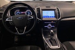 valkoinen Ford Edge 2017 kuva 9.