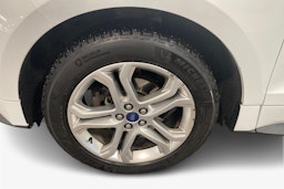 valkoinen Ford Edge 2017 kuva 11.