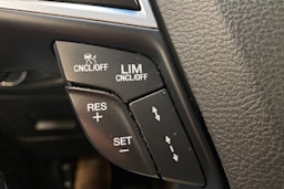 valkoinen Ford Edge 2017 kuva 22.