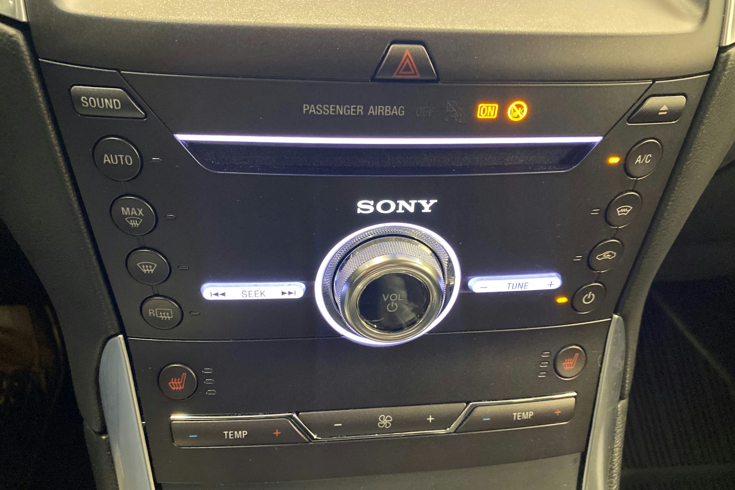 valkoinen Ford Edge 2017 kuva 26.