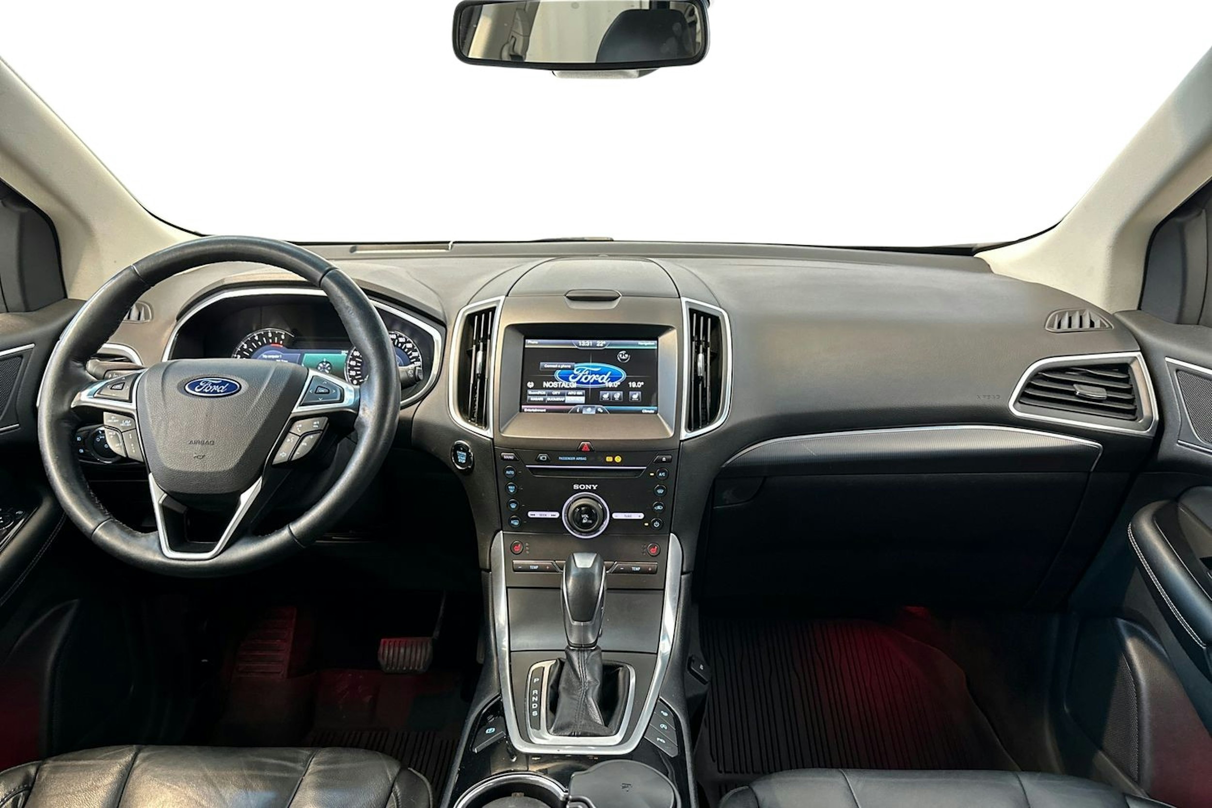 valkoinen Ford Edge 2017 kuva 9.