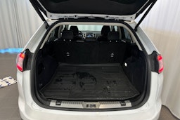 valkoinen Ford Edge 2017 kuva 15.