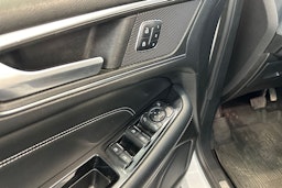 valkoinen Ford Edge 2017 kuva 17.