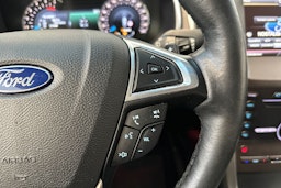 valkoinen Ford Edge 2017 kuva 21.