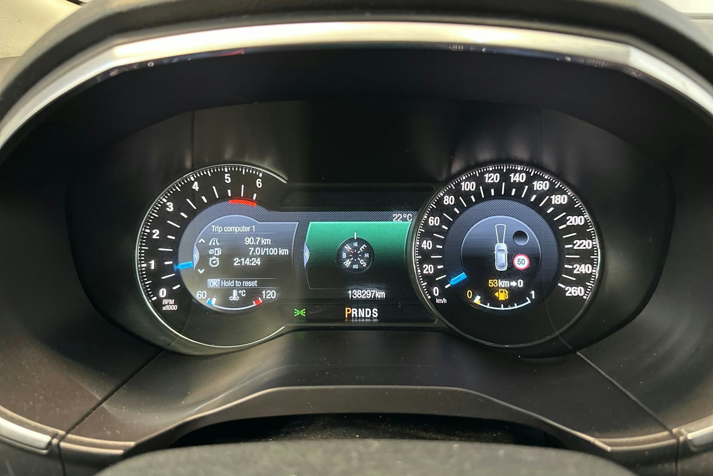 valkoinen Ford Edge 2017 kuva 23.