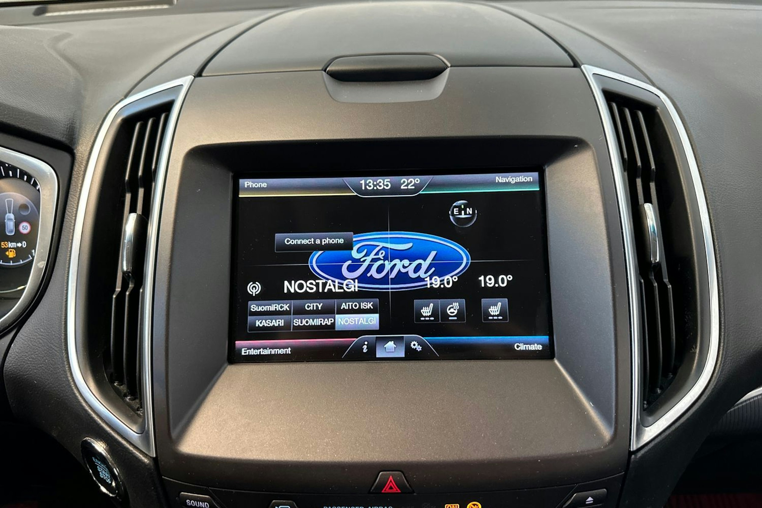 valkoinen Ford Edge 2017 kuva 24.