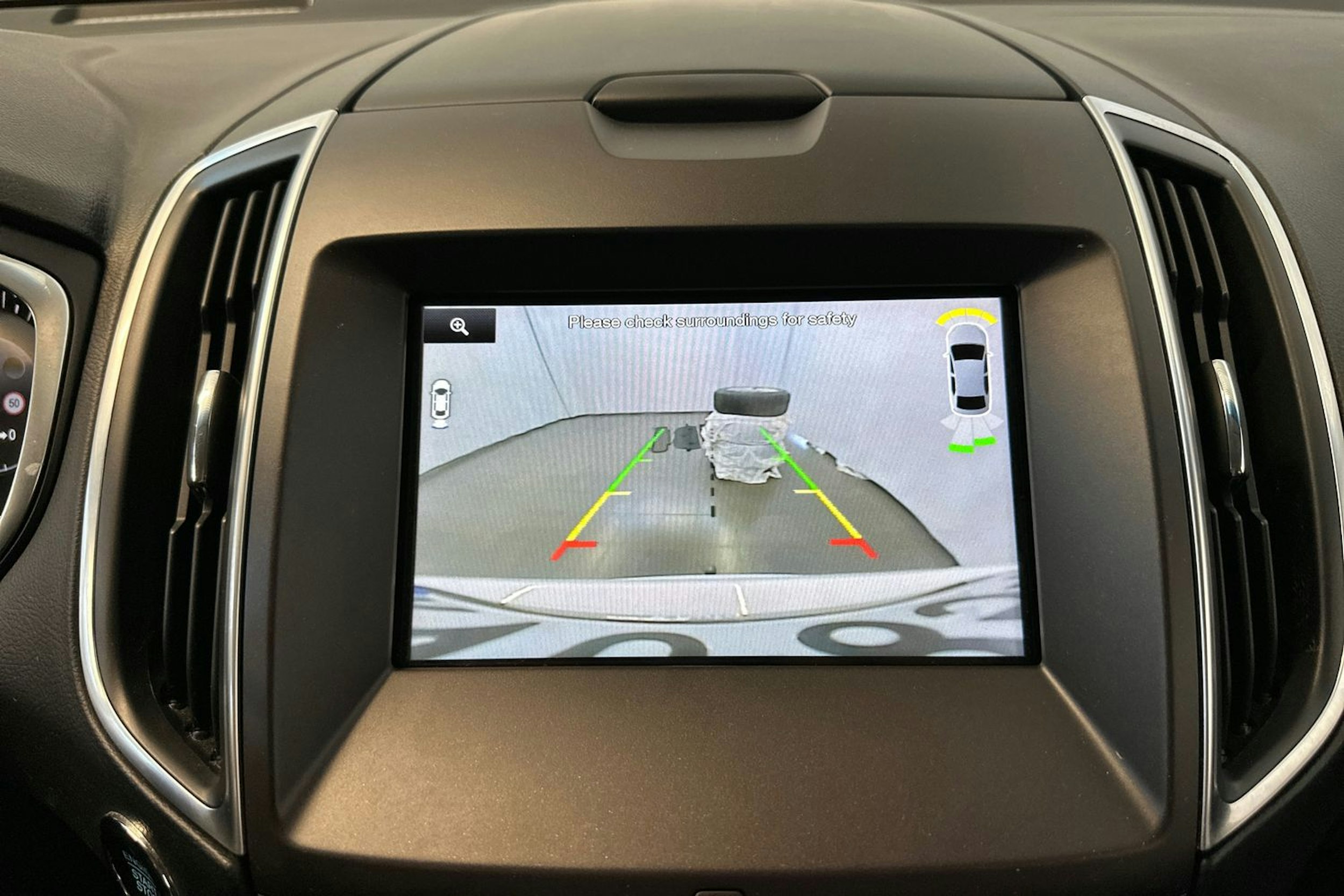 valkoinen Ford Edge 2017 kuva 25.