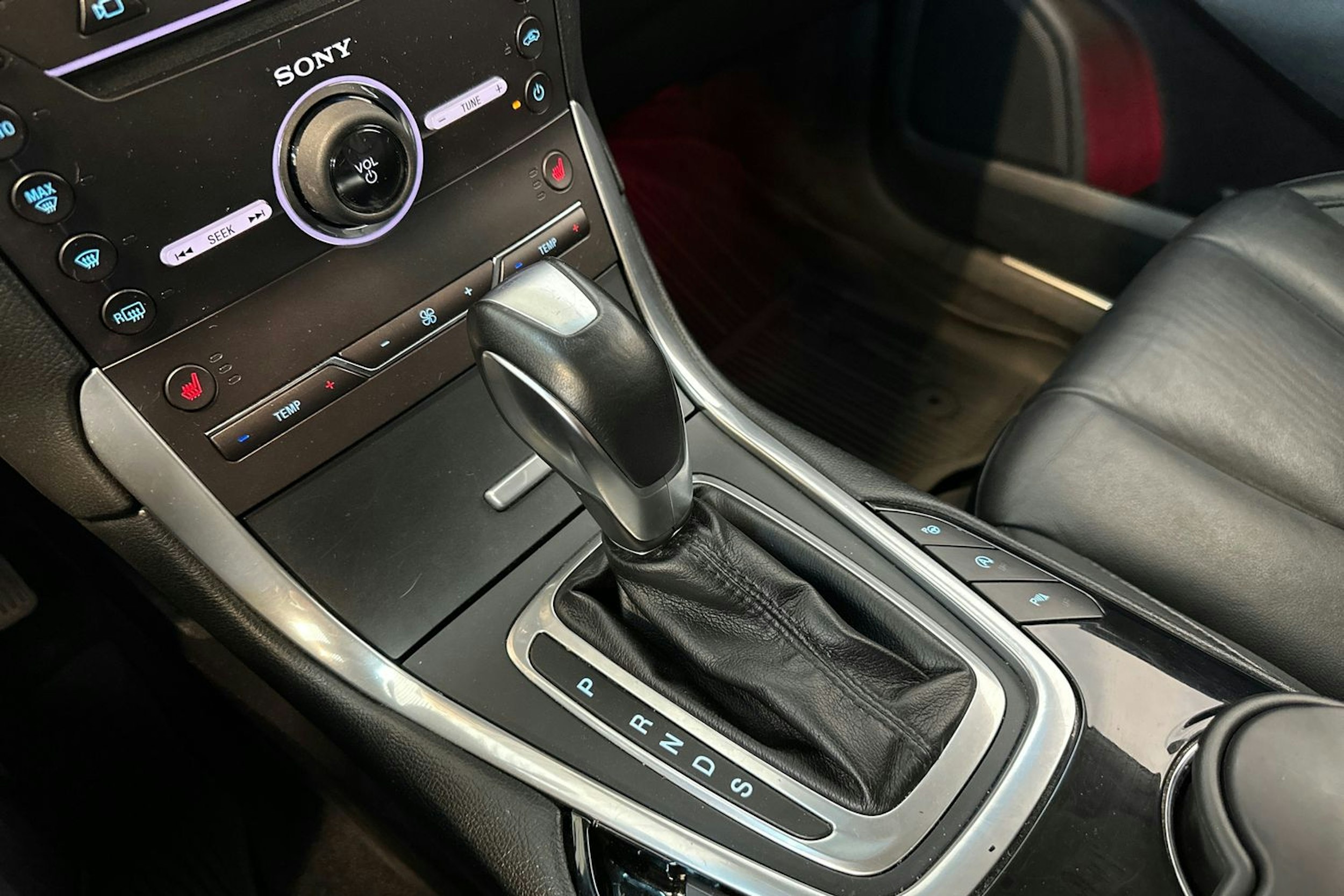 valkoinen Ford Edge 2017 kuva 27.