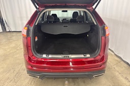 punainen Ford Edge 2018 kuva 13.