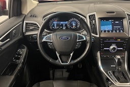 punainen Ford Edge 2018 kuva 15.