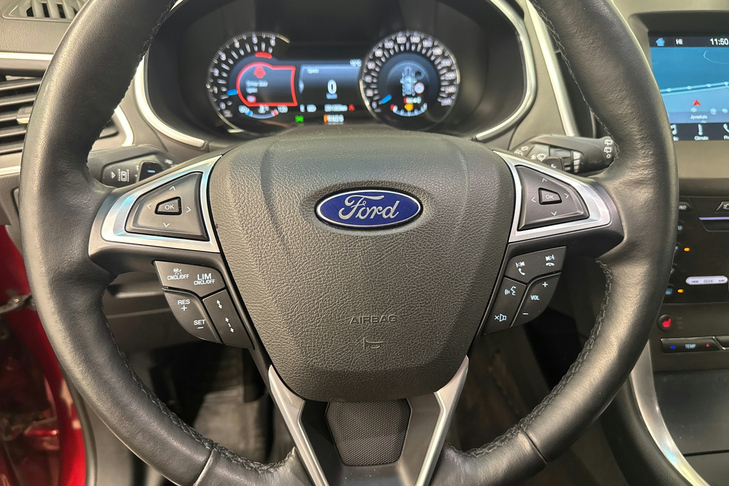 punainen Ford Edge 2018 kuva 18.