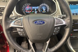 punainen Ford Edge 2018 kuva 18.