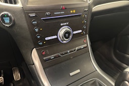 punainen Ford Edge 2018 kuva 20.