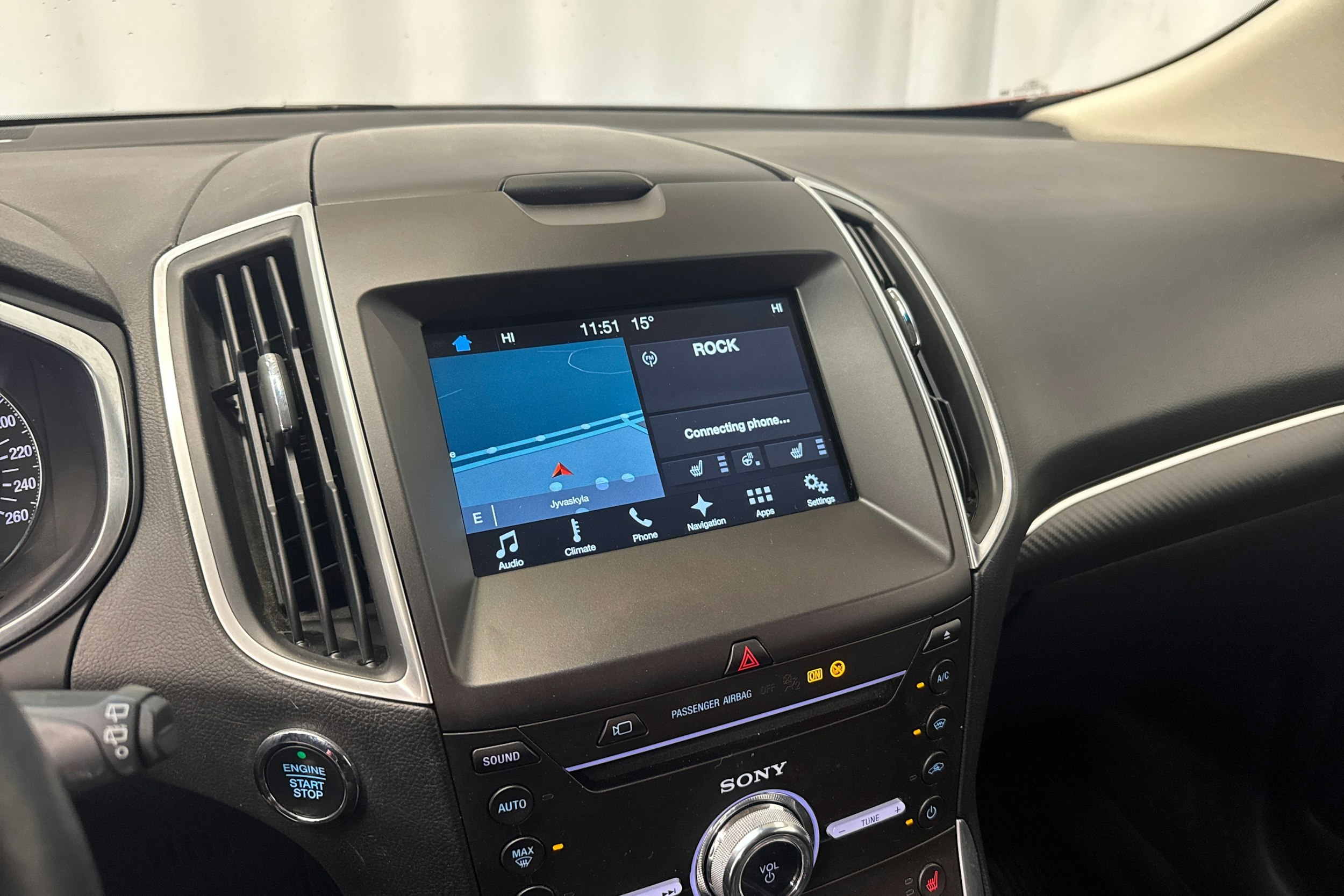 punainen Ford Edge 2018 kuva 21.