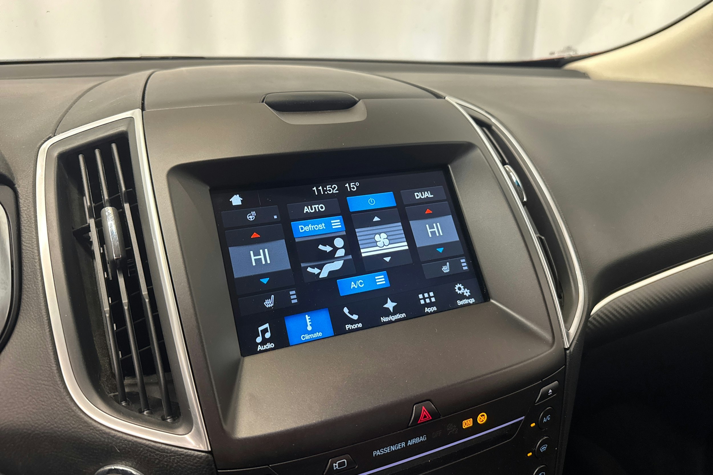 punainen Ford Edge 2018 kuva 22.