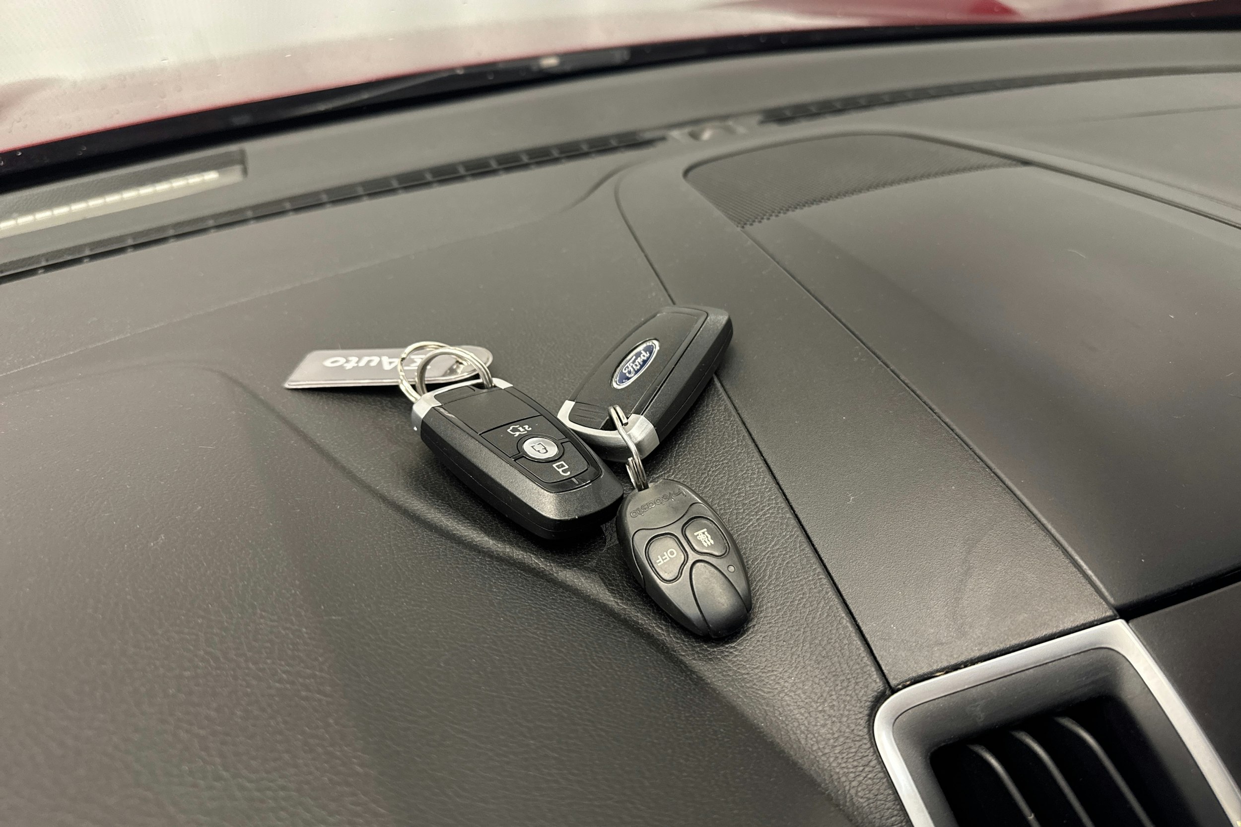 punainen Ford Edge 2018 kuva 25.