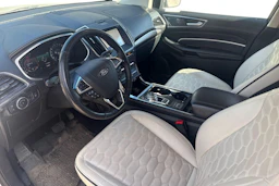 valkoinen Ford Edge 2019 kuva 3.