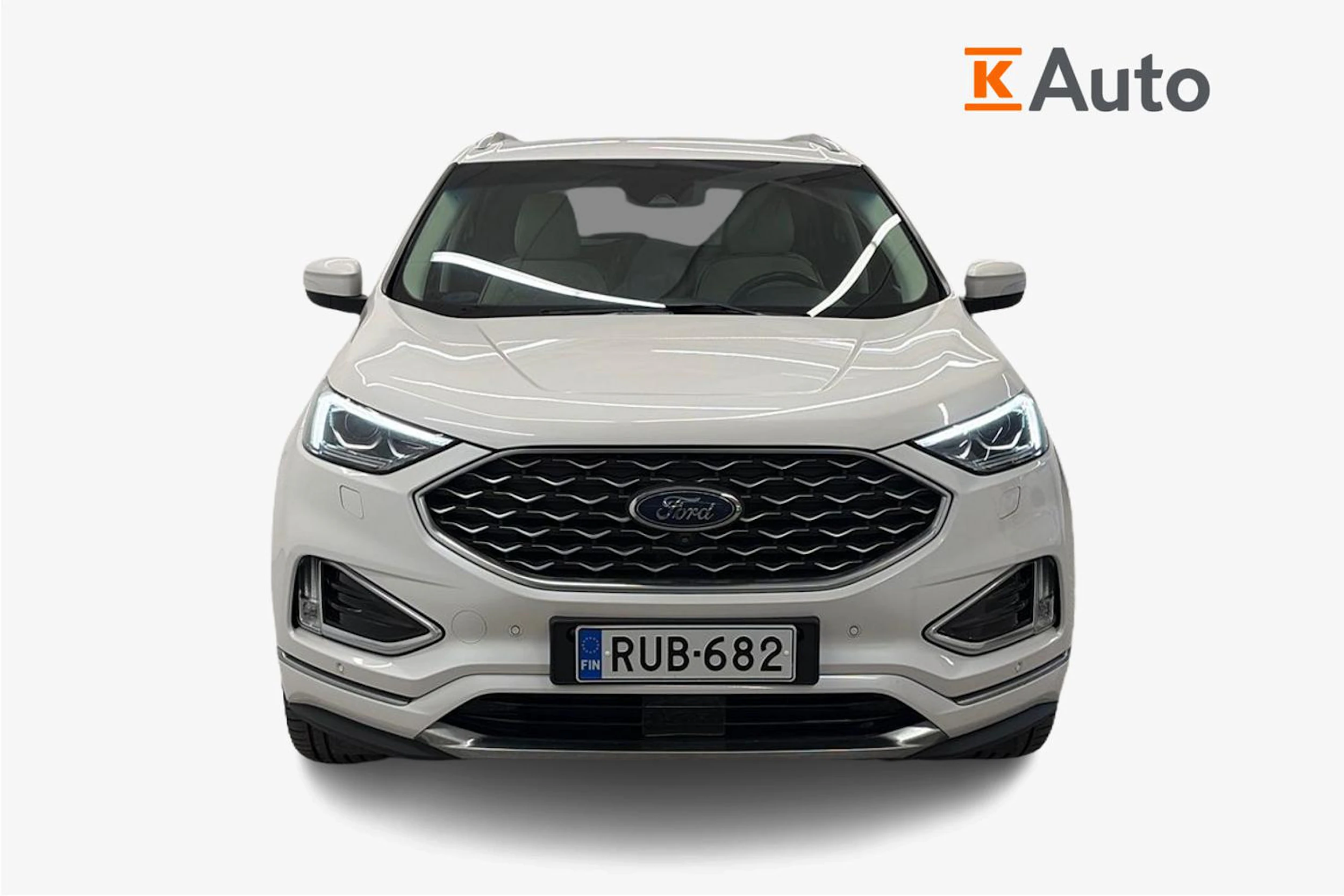 valkoinen Ford Edge 2019 kuva 5.