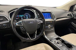 valkoinen Ford Edge 2019 kuva 8.