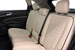 valkoinen Ford Edge 2019 kuva 11.