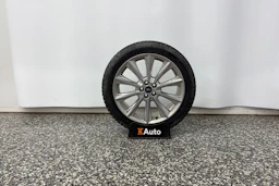 valkoinen Ford Edge 2019 kuva 13.